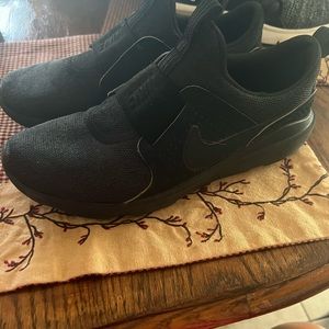 Nike pull on sneakers